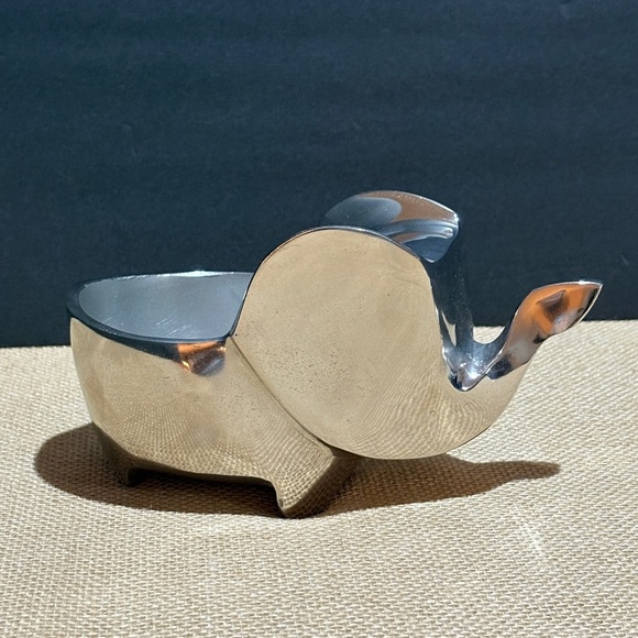 Silver Toned Elephant Trinket / Jewelry /Snack Dish Passport to India NEW Heavy - Picture 1 of 10